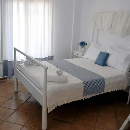 Ξενοδοχείο με διαμερίσματα Santorini Mesotopos