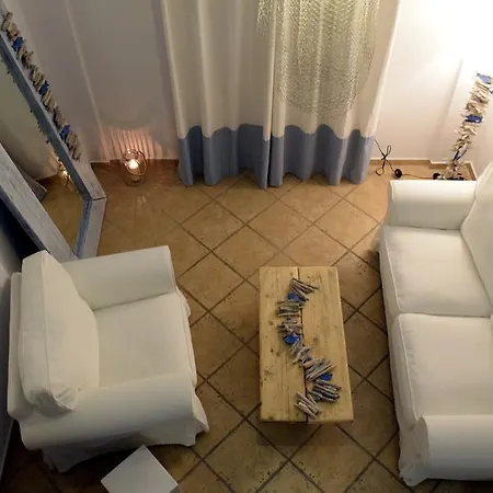 Ξενοδοχείο με διαμερίσματα Santorini Mesotopos