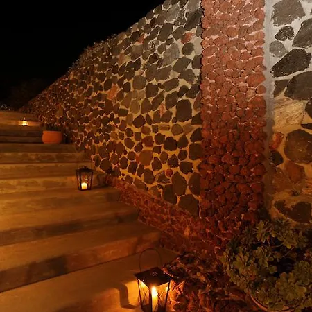 Santorini Mesotopos Φηρά