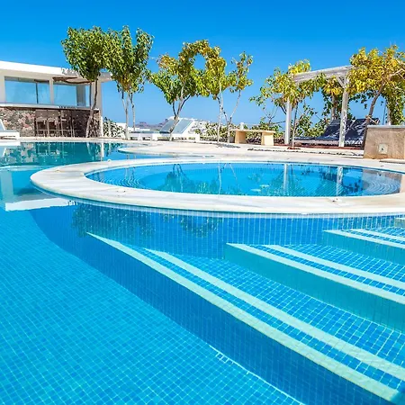 Ξενοδοχείο με διαμερίσματα Santorini Mesotopos