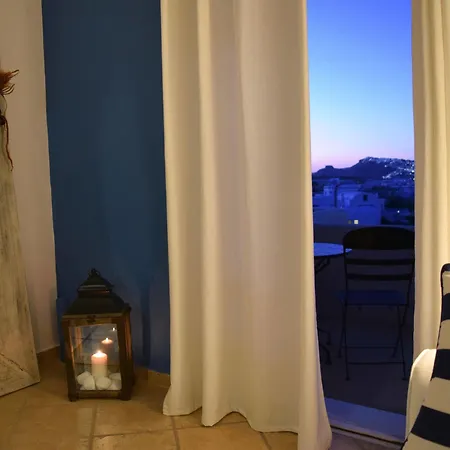 Ξενοδοχείο με διαμερίσματα Santorini Mesotopos