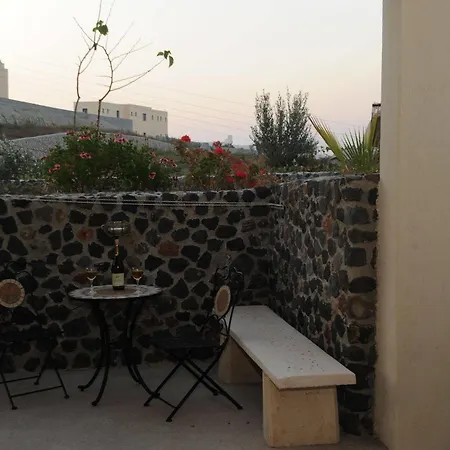 Santorini Mesotopos Φηρά